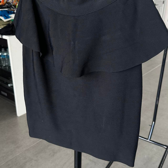 Black mini bodycon skirt peplum detail 
with ruffle details #blackskirt #peplum - Picture 2 of 4